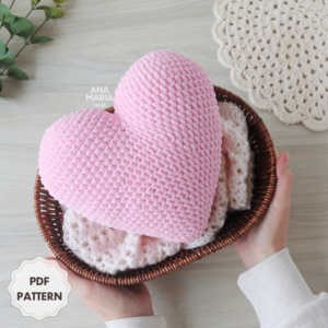 Almofada Coração Chenille - Receita de Amigurumi em PDF